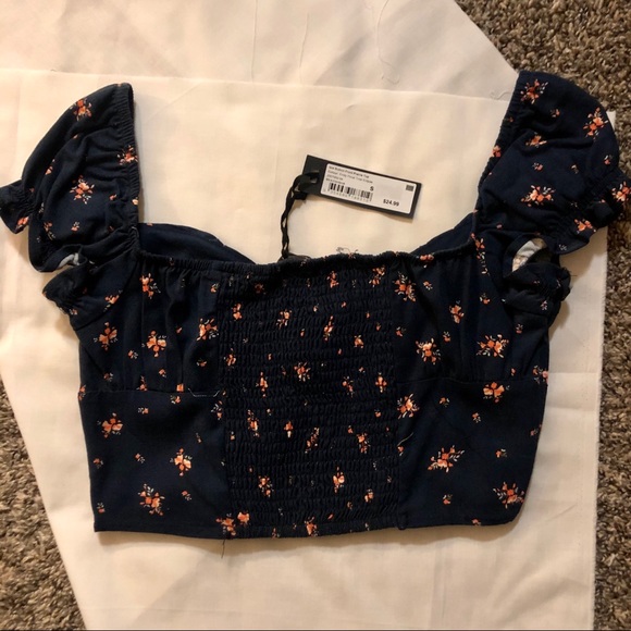NWT Floral Crop Top - Picture 3 of 3